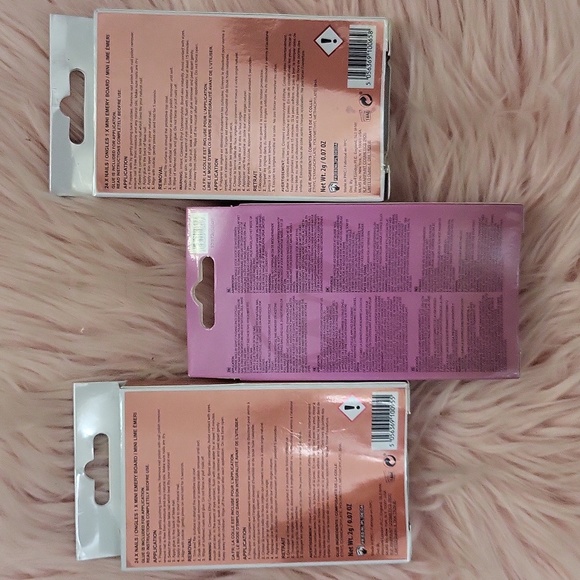Brand New BUNDLE OF W7 GLAMOROUS False Nails-3CT. - Picture 2 of 5